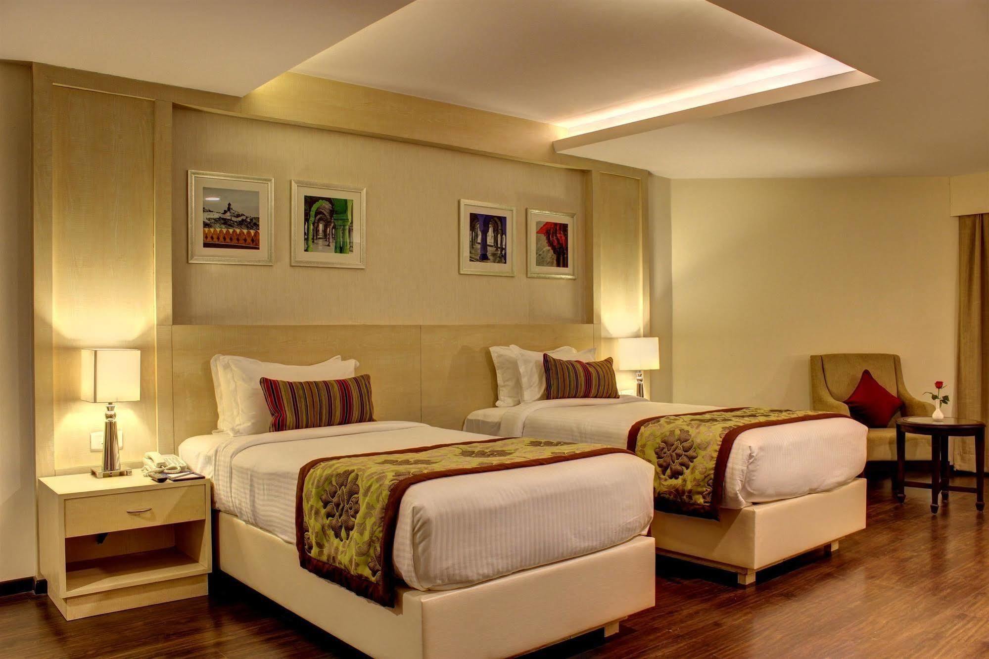 Golden Tulip Jaipur Hotel Kültér fotó